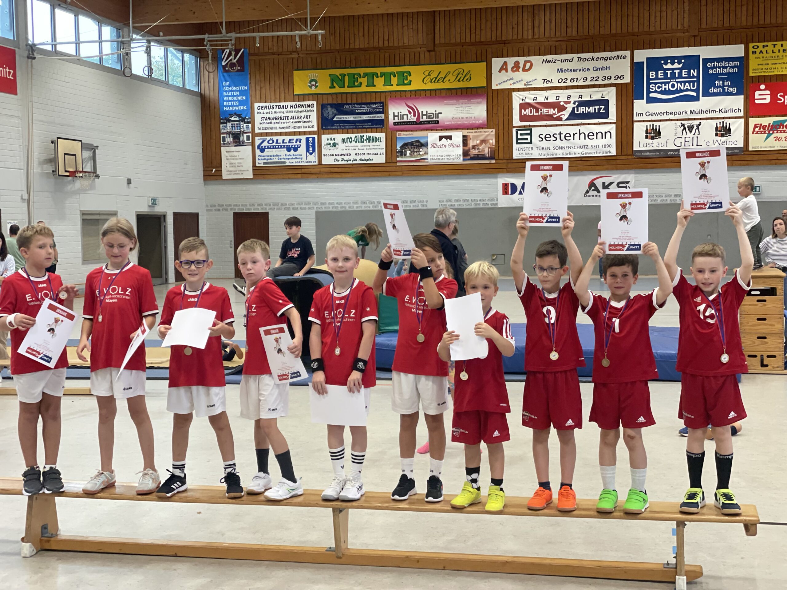 Du betrachtest gerade Mini-Handballer beim Turnier in Urmitz